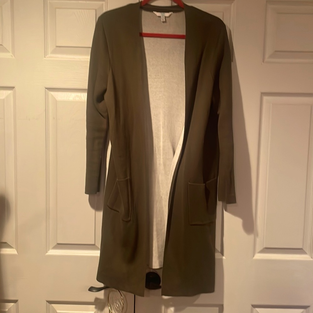 Olive Green Sweater w/ Pockets!